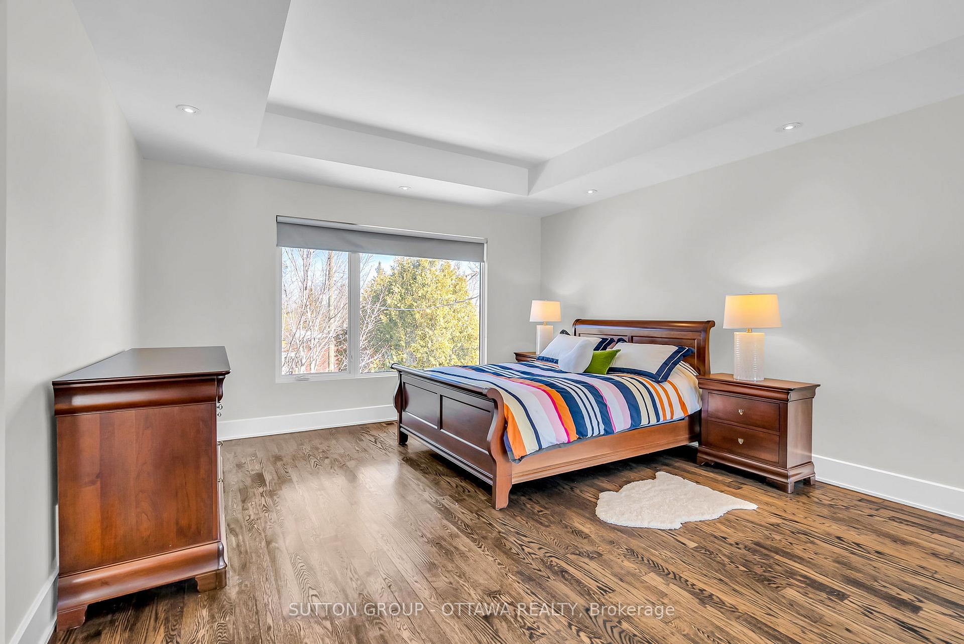 Photo 12 of 333 Summit Avenue W, Ottawa, Alta Vista/Faircrest Heights — HOMEH
