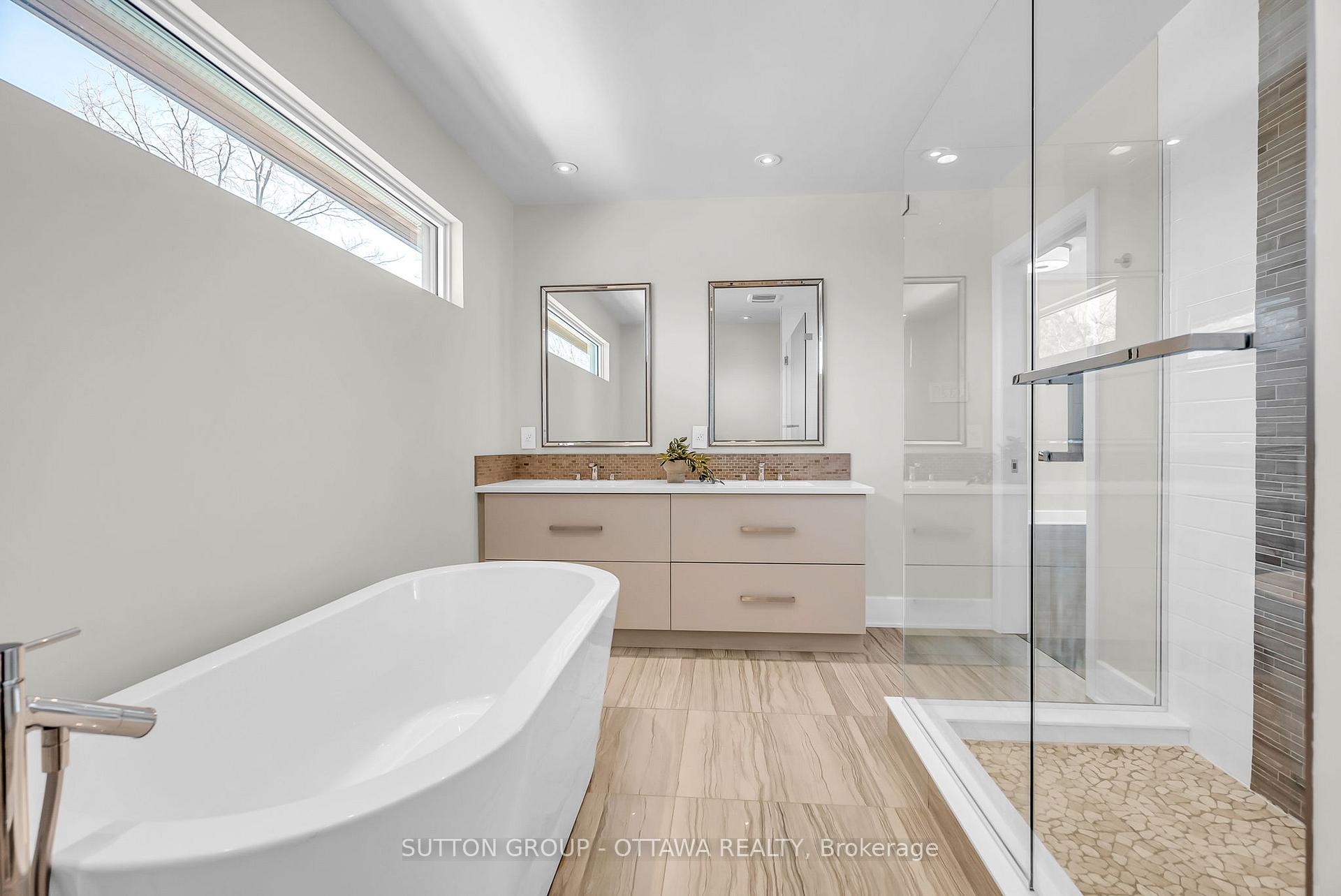 Photo 14 of 333 Summit Avenue W, Ottawa, Alta Vista/Faircrest Heights — HOMEH