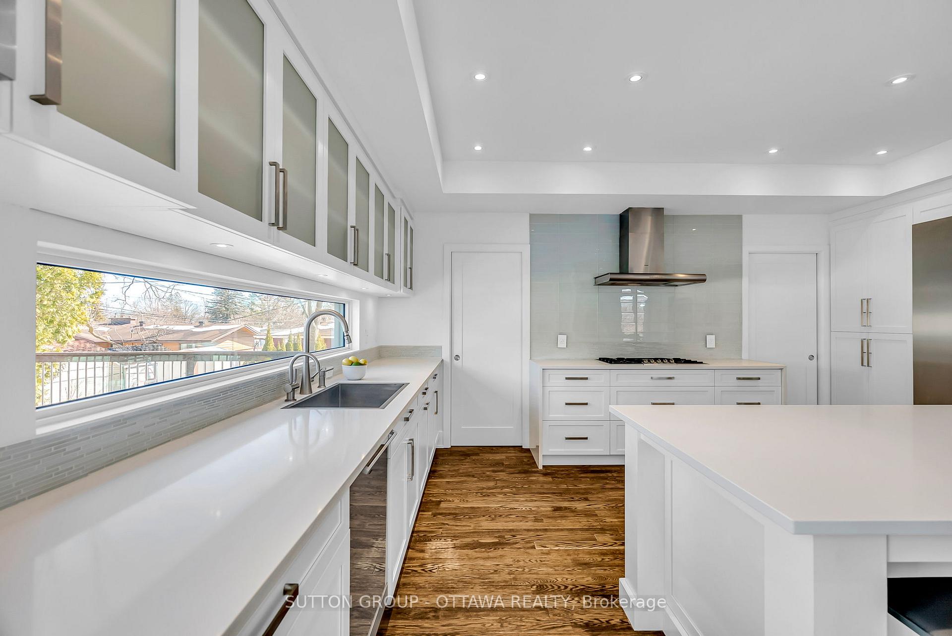 Photo 23 of 333 Summit Avenue W, Ottawa, Alta Vista/Faircrest Heights — HOMEH