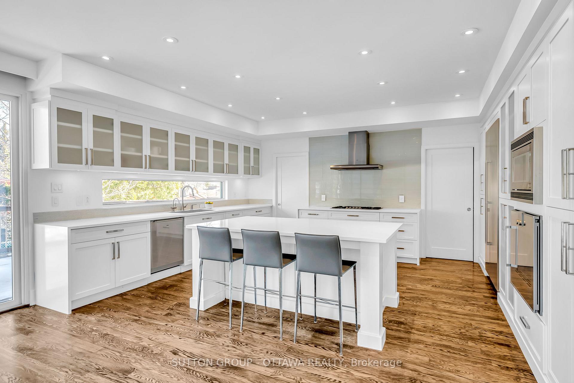 Photo 28 of 333 Summit Avenue W, Ottawa, Alta Vista/Faircrest Heights — HOMEH