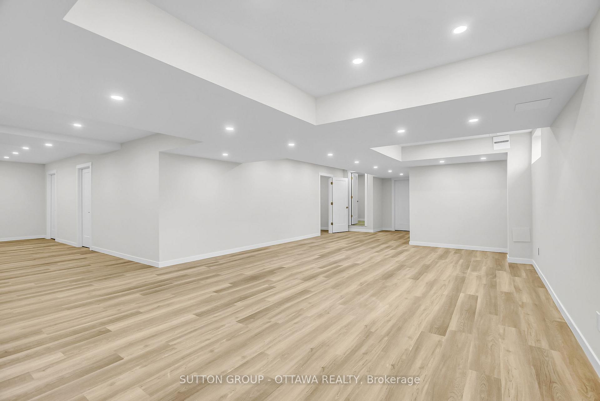 Photo 30 of 333 Summit Avenue W, Ottawa, Alta Vista/Faircrest Heights — HOMEH