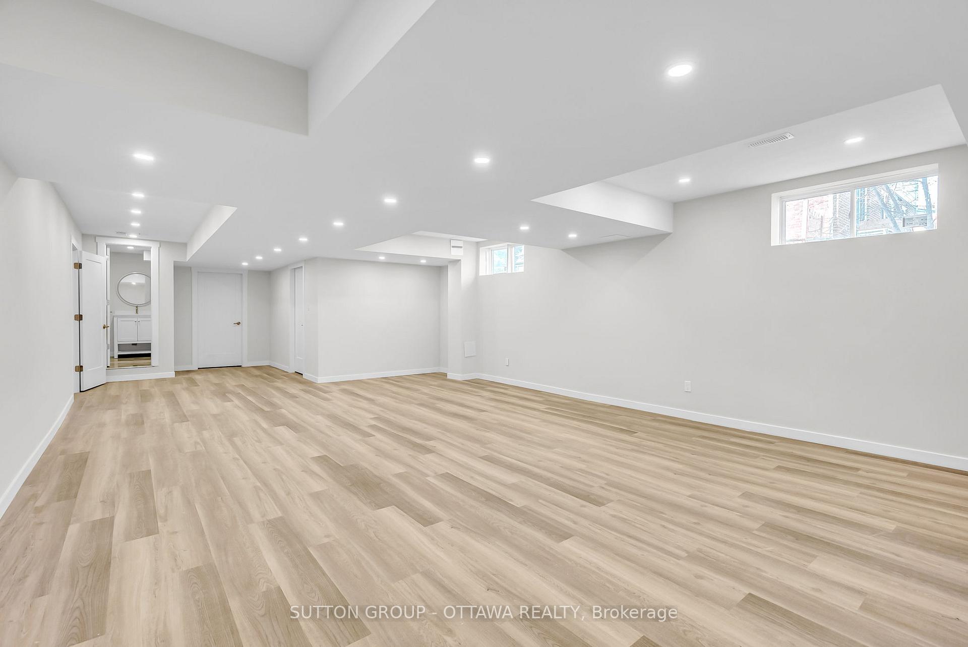 Photo 32 of 333 Summit Avenue W, Ottawa, Alta Vista/Faircrest Heights — HOMEH
