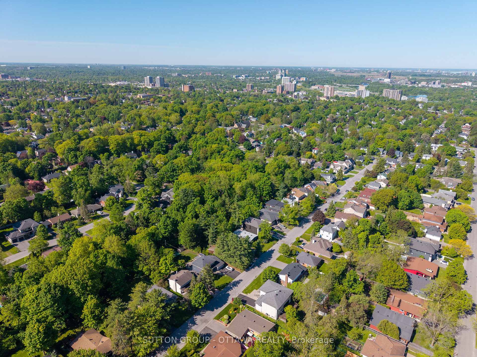 Photo 35 of 333 Summit Avenue W, Ottawa, Alta Vista/Faircrest Heights — HOMEH