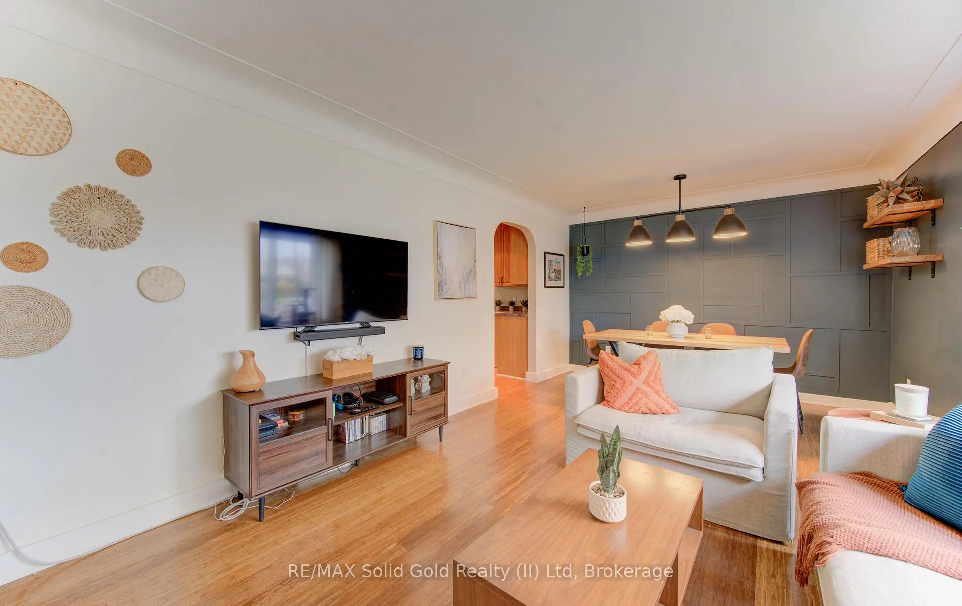 Photo 4 of 50 Edinburgh Road, Kitchener — HOMEH