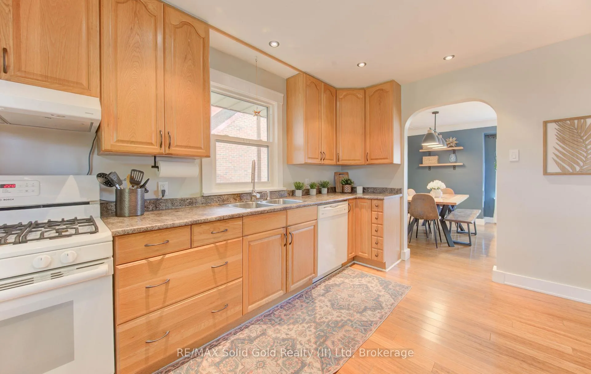 Photo 5 of 50 Edinburgh Road, Kitchener — HOMEH