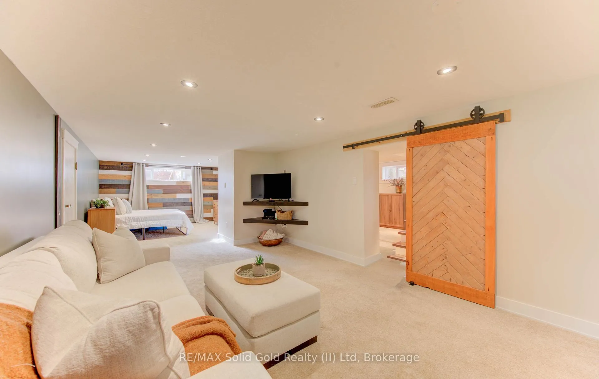 Photo 13 of 50 Edinburgh Road, Kitchener — HOMEH