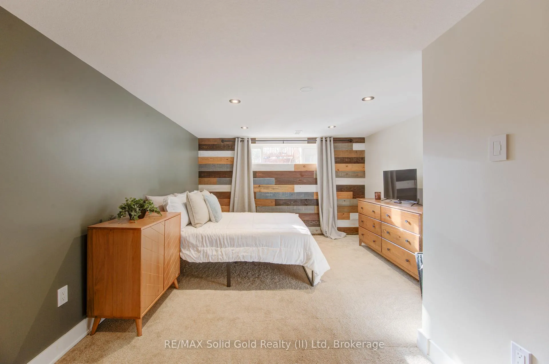 Photo 14 of 50 Edinburgh Road, Kitchener — HOMEH