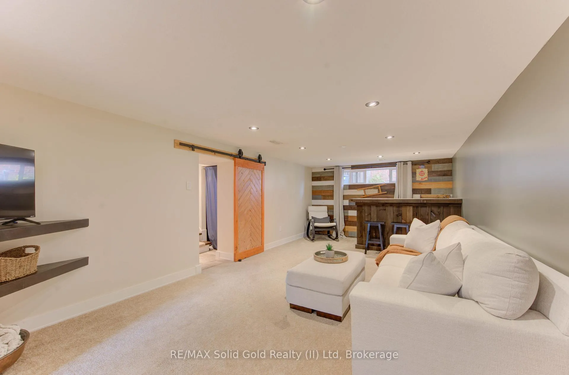 Photo 15 of 50 Edinburgh Road, Kitchener — HOMEH