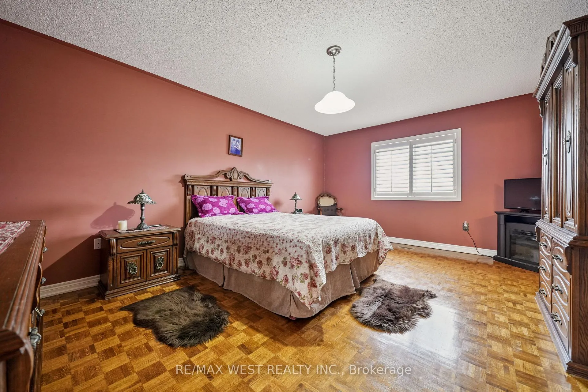 Photo 8 of 65 Kingly Crest Way, Vaughan, Sonoma Heights — HOMEH