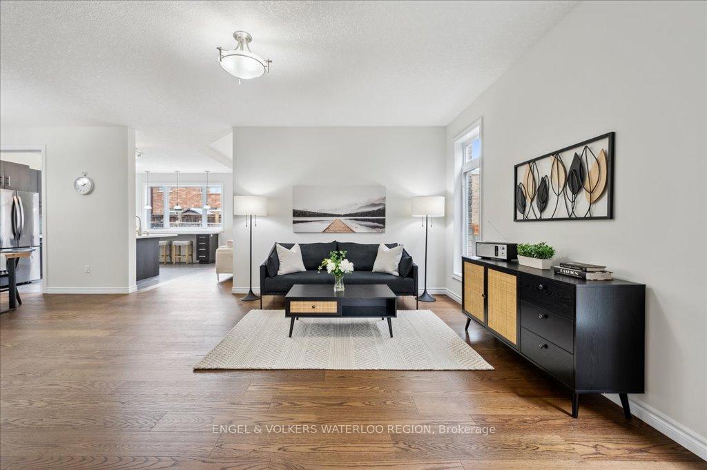 Photo 7 of 528 Wasaga Crescent, Waterloo — HOMEH