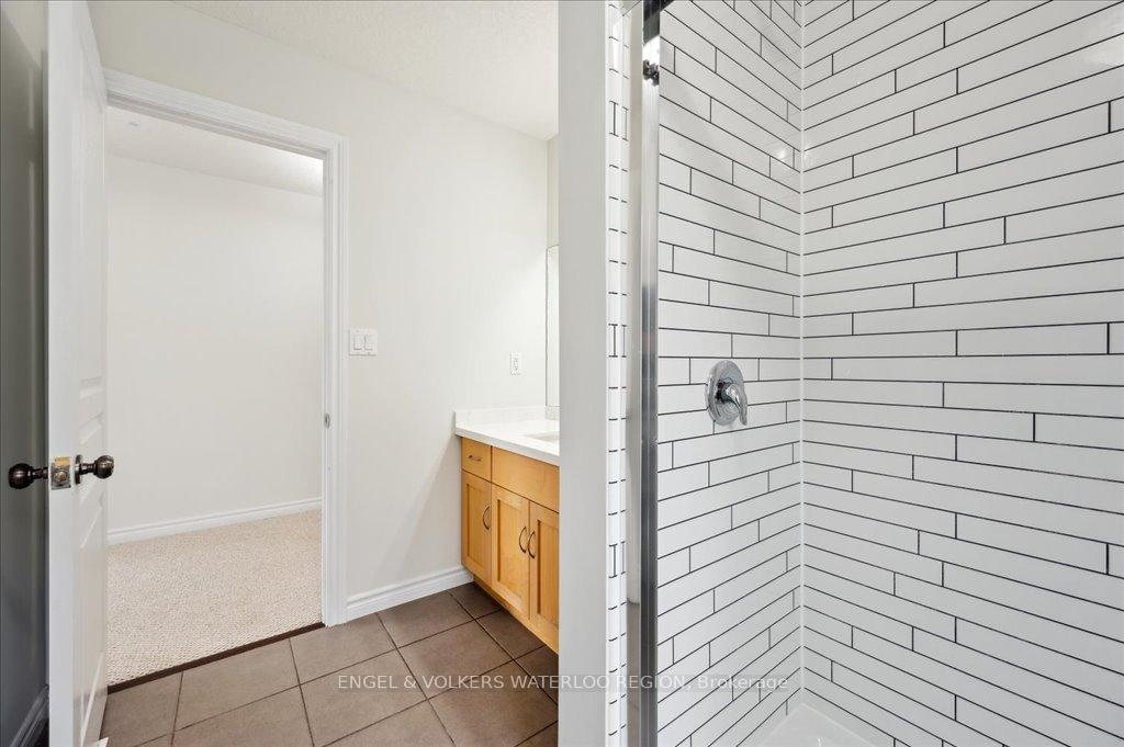 Photo 29 of 528 Wasaga Crescent, Waterloo — HOMEH