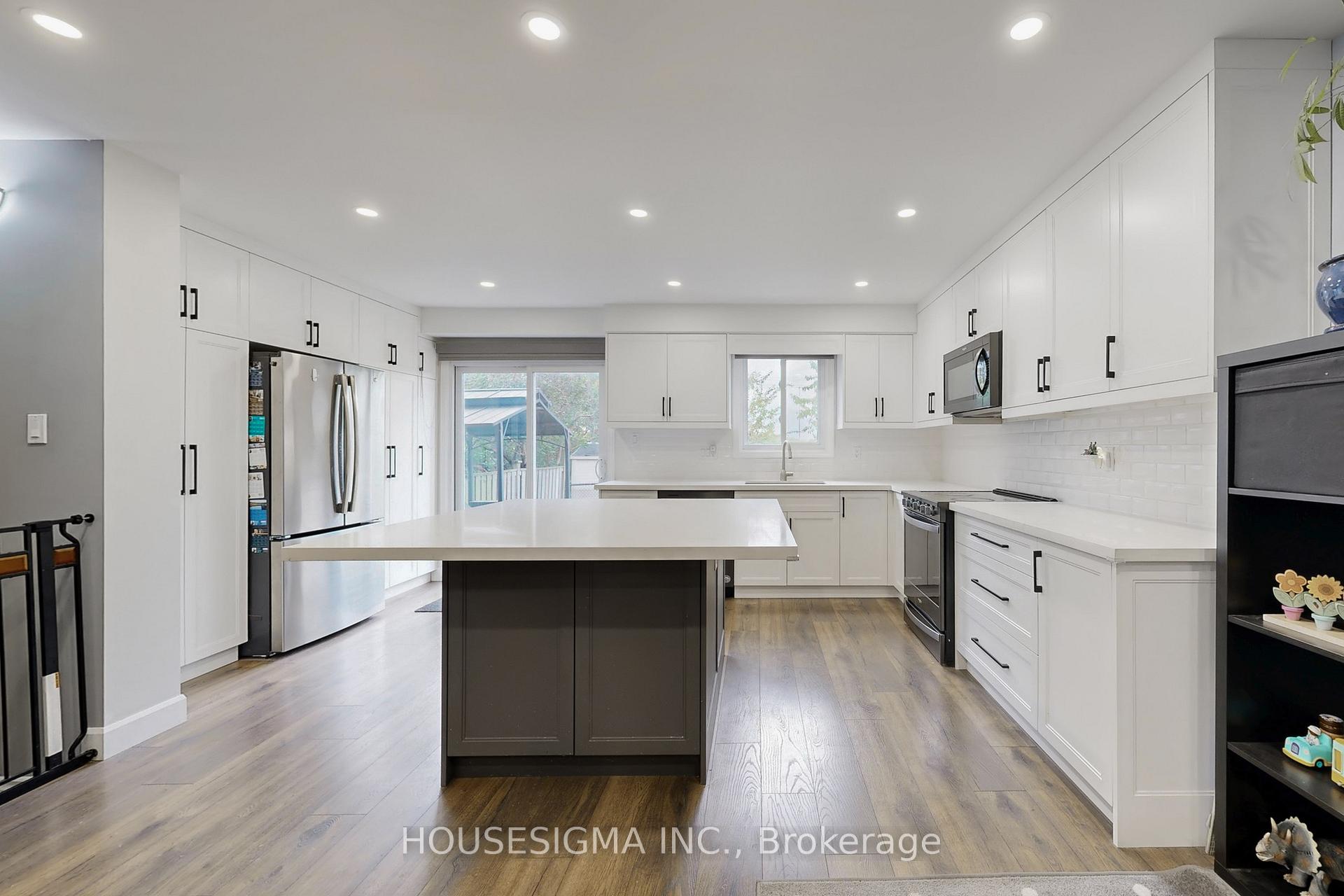 Photo 6 of 54 Oakmount Crescent, Vaughan, Glen Shields — HOMEH