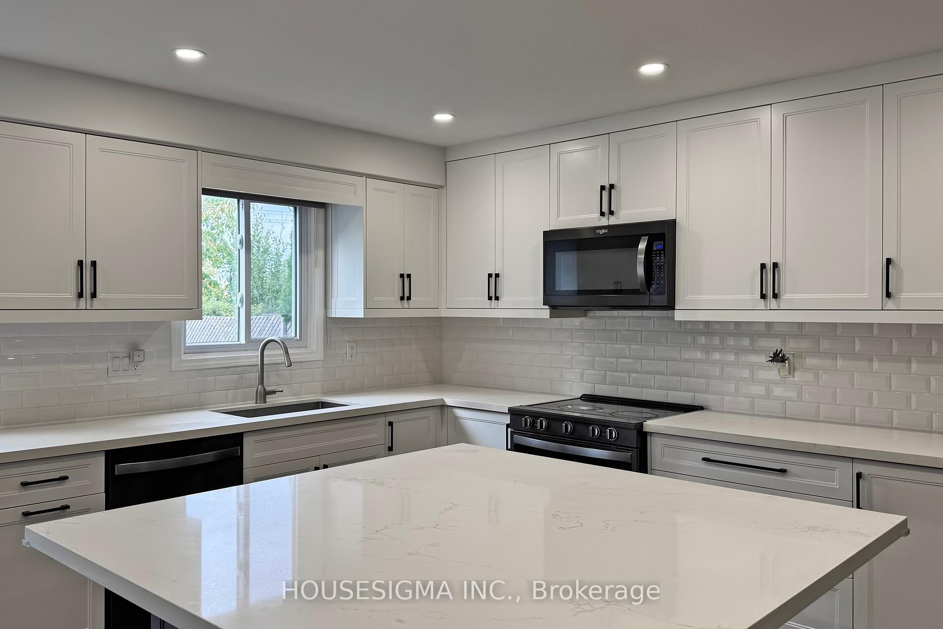 Photo 10 of 54 Oakmount Crescent, Vaughan, Glen Shields — HOMEH