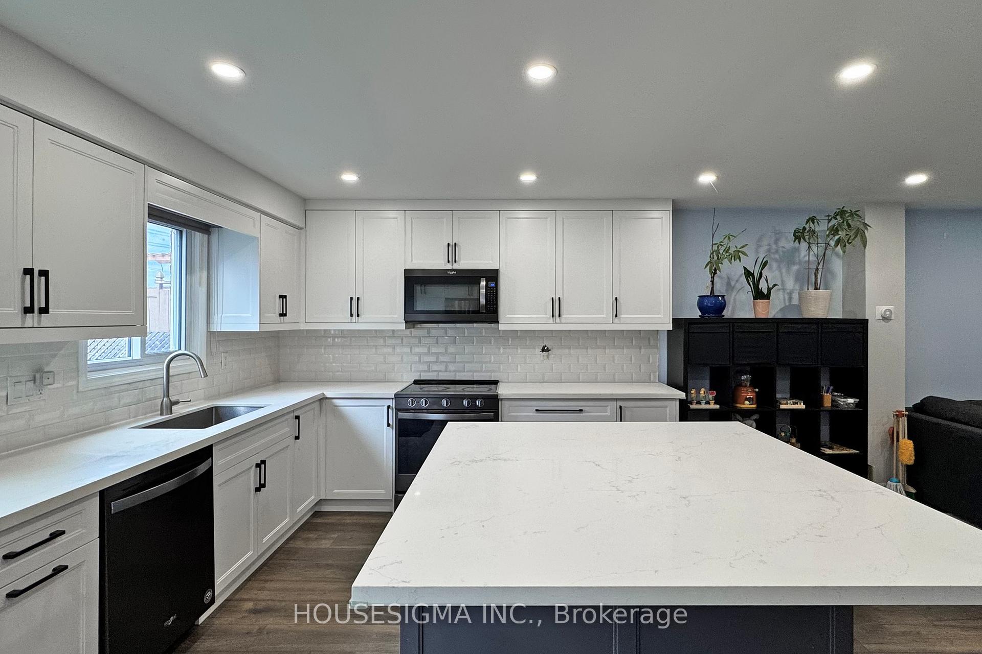 Photo 11 of 54 Oakmount Crescent, Vaughan, Glen Shields — HOMEH