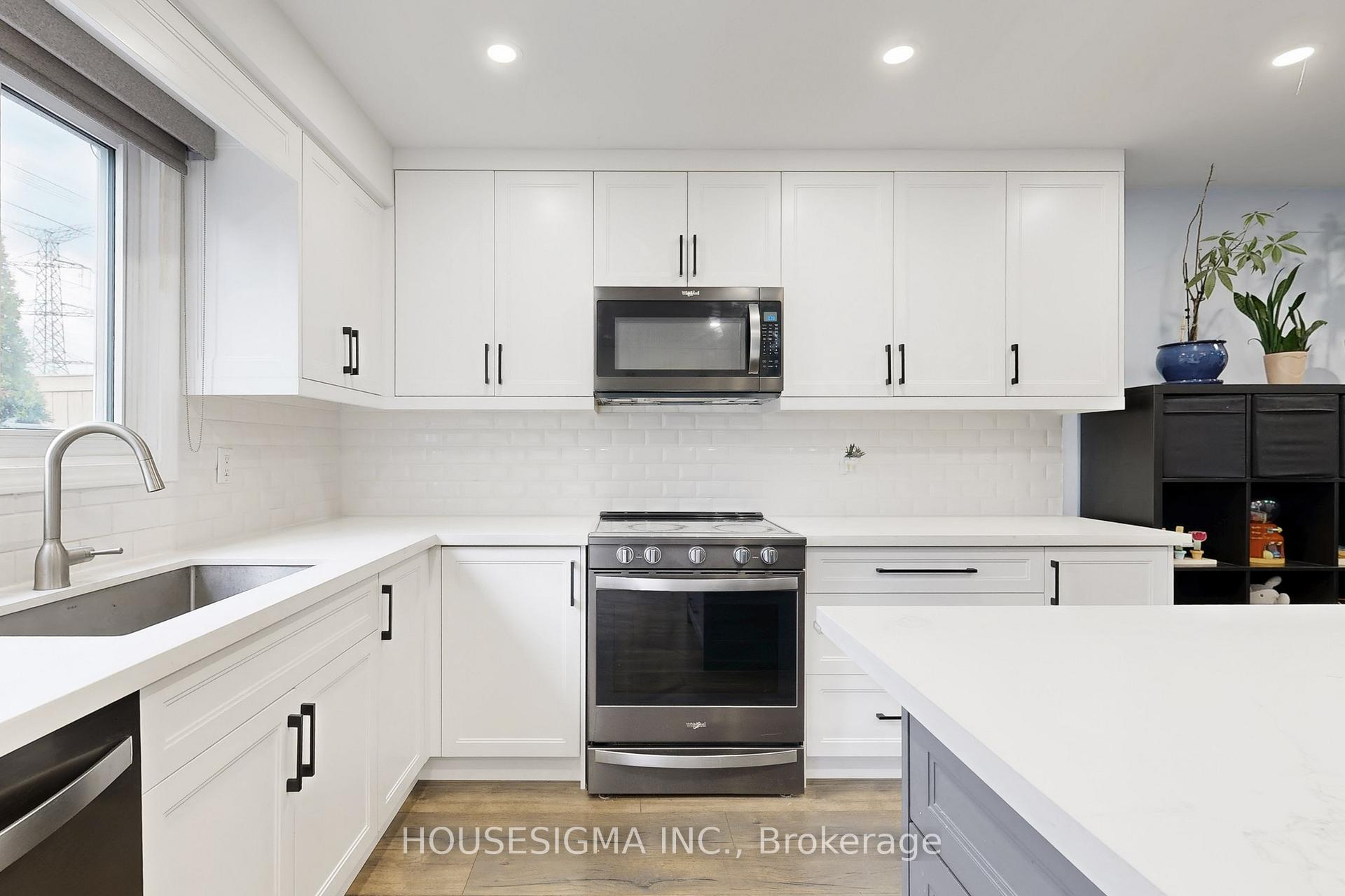 Photo 12 of 54 Oakmount Crescent, Vaughan, Glen Shields — HOMEH