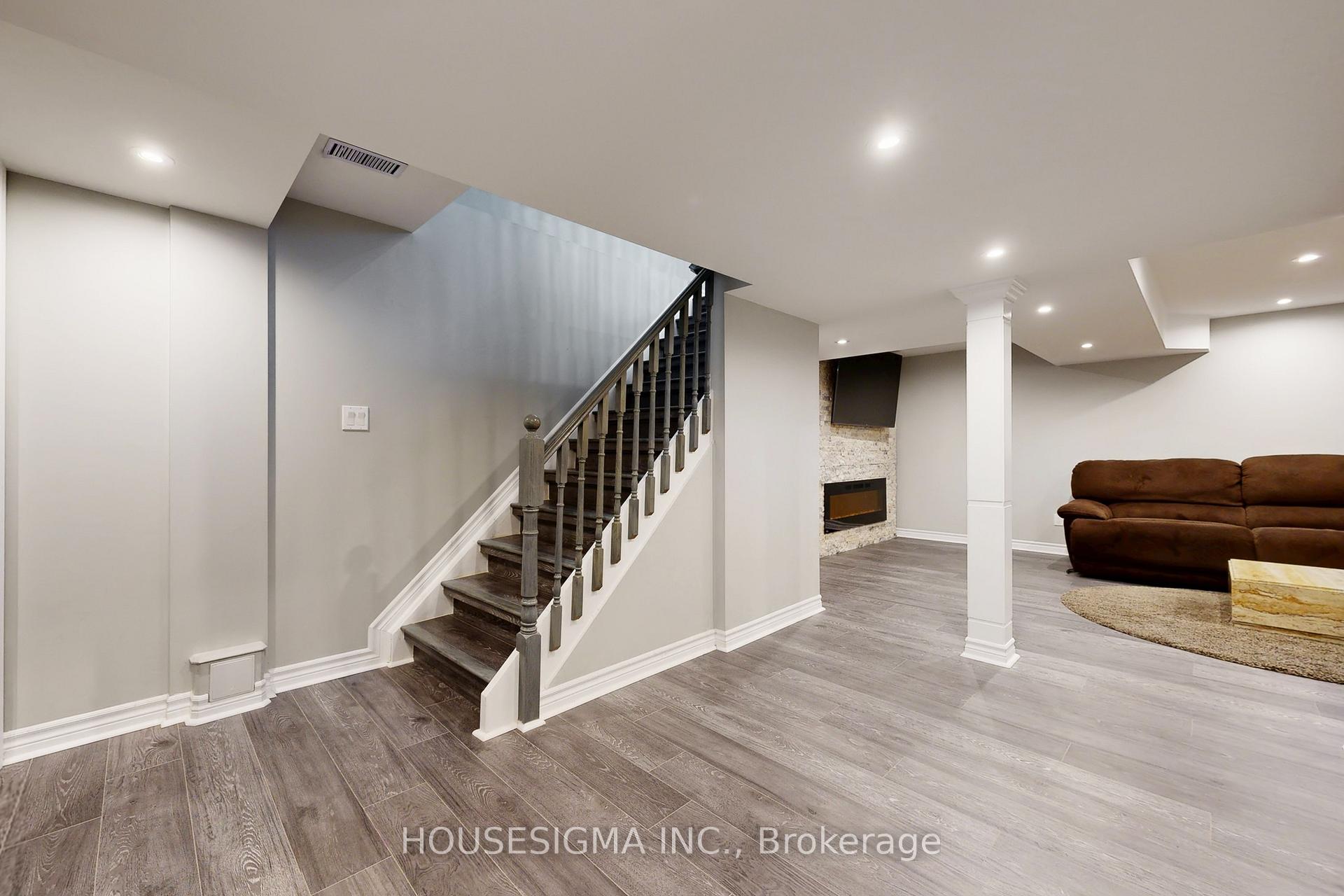 Photo 25 of 54 Oakmount Crescent, Vaughan, Glen Shields — HOMEH