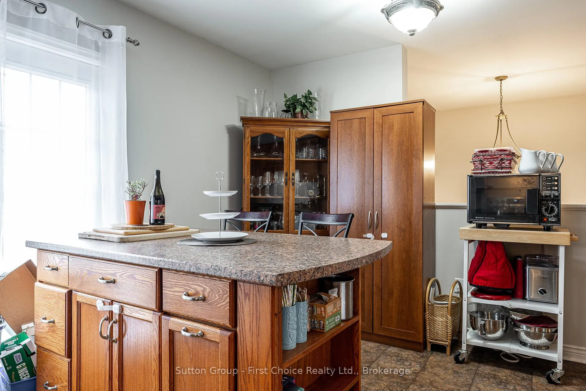 Photo 10 of 27 Mcqueen Court, Stratford — HOMEH