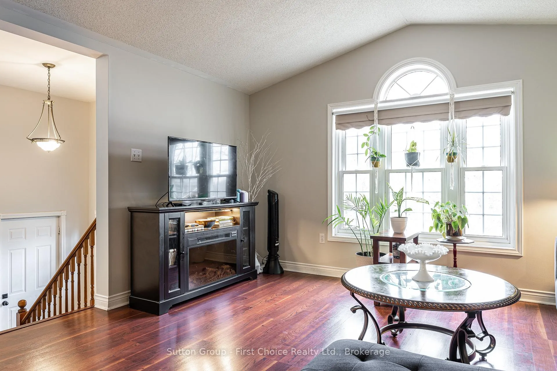 Photo 12 of 27 Mcqueen Court, Stratford — HOMEH