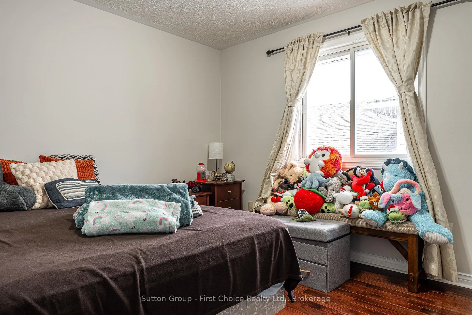 Photo 16 of 27 Mcqueen Court, Stratford — HOMEH