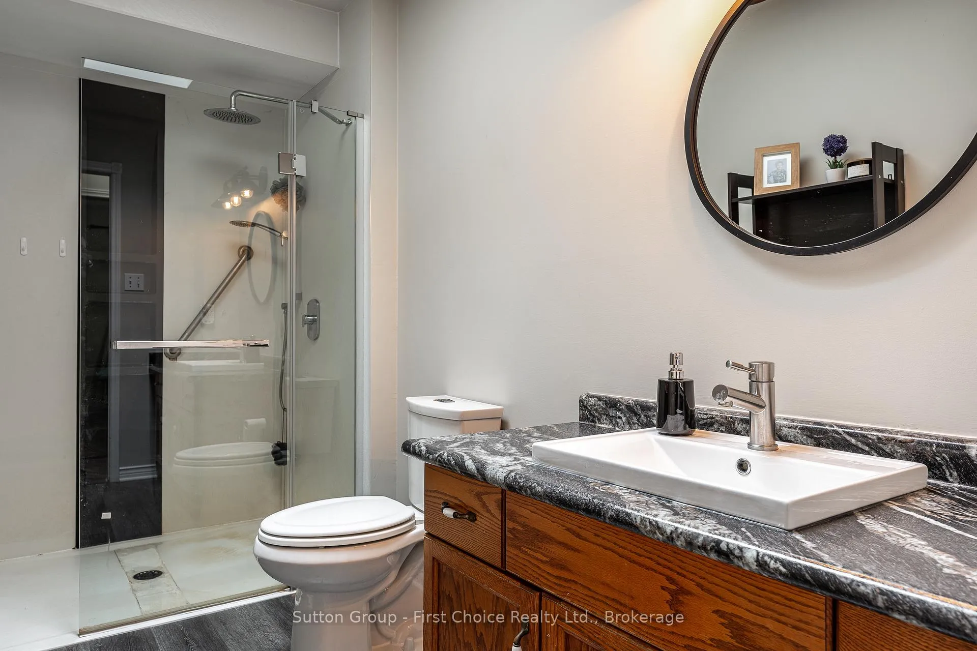 Photo 20 of 27 Mcqueen Court, Stratford — HOMEH