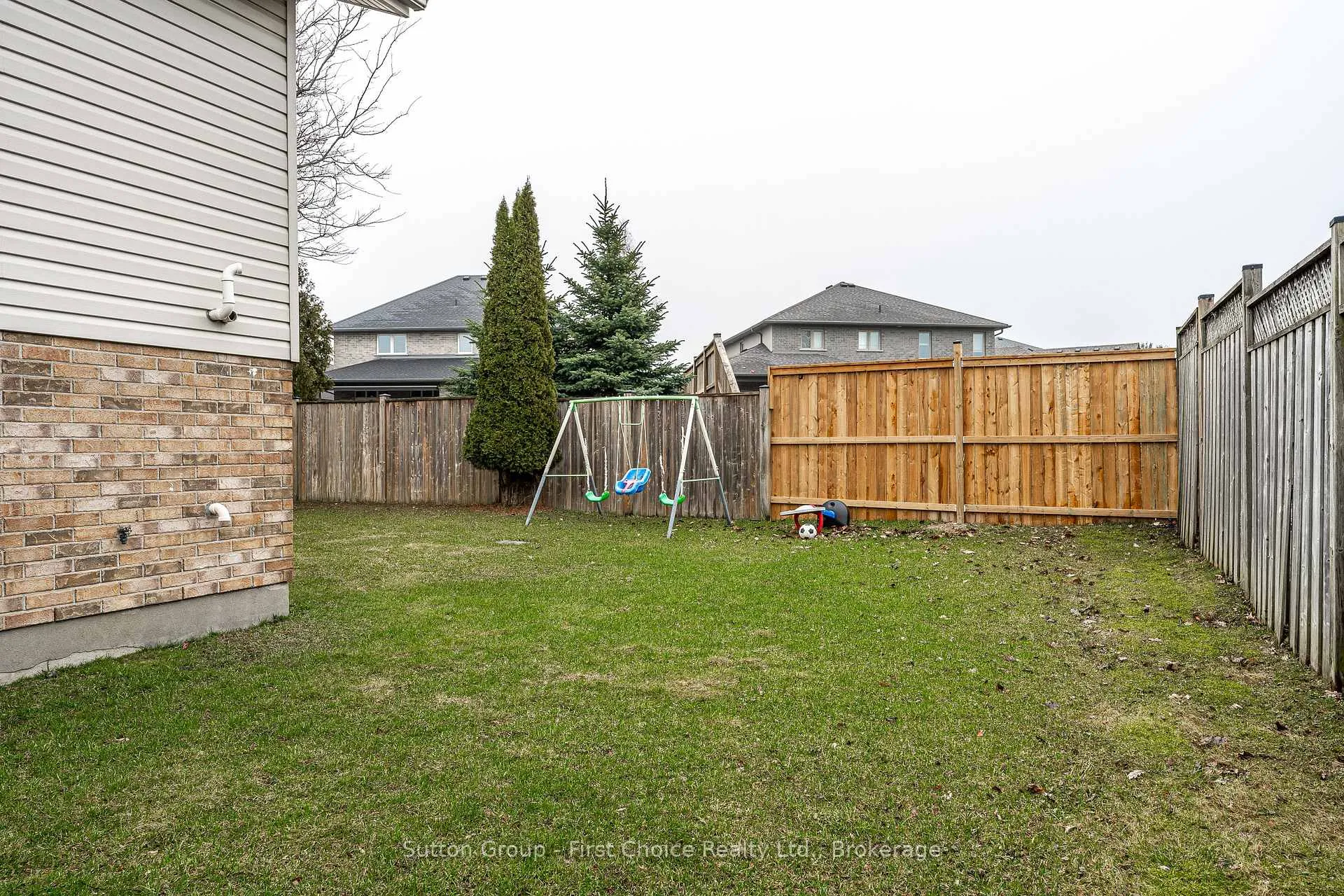 Photo 22 of 27 Mcqueen Court, Stratford — HOMEH