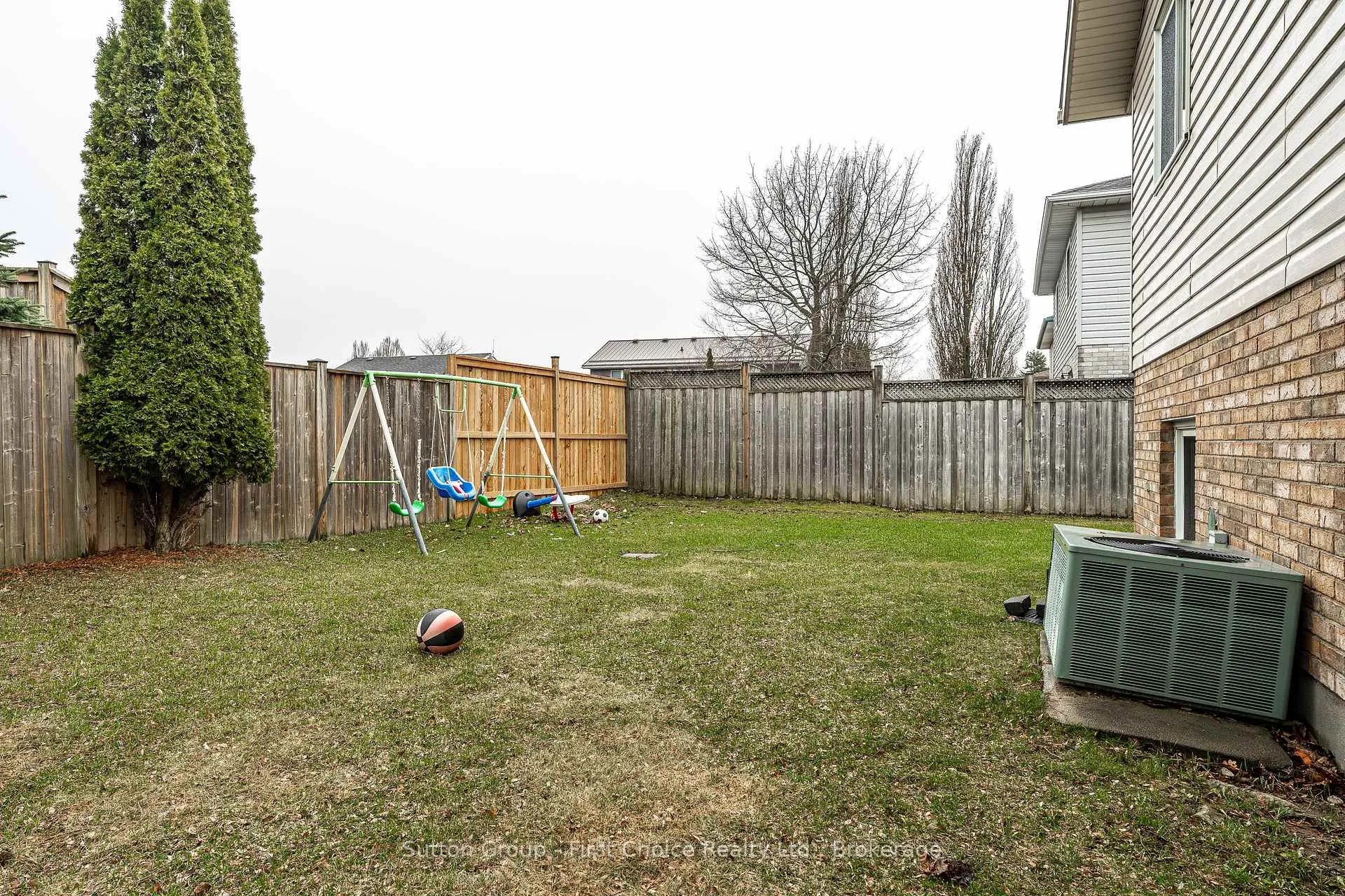 Photo 24 of 27 Mcqueen Court, Stratford — HOMEH