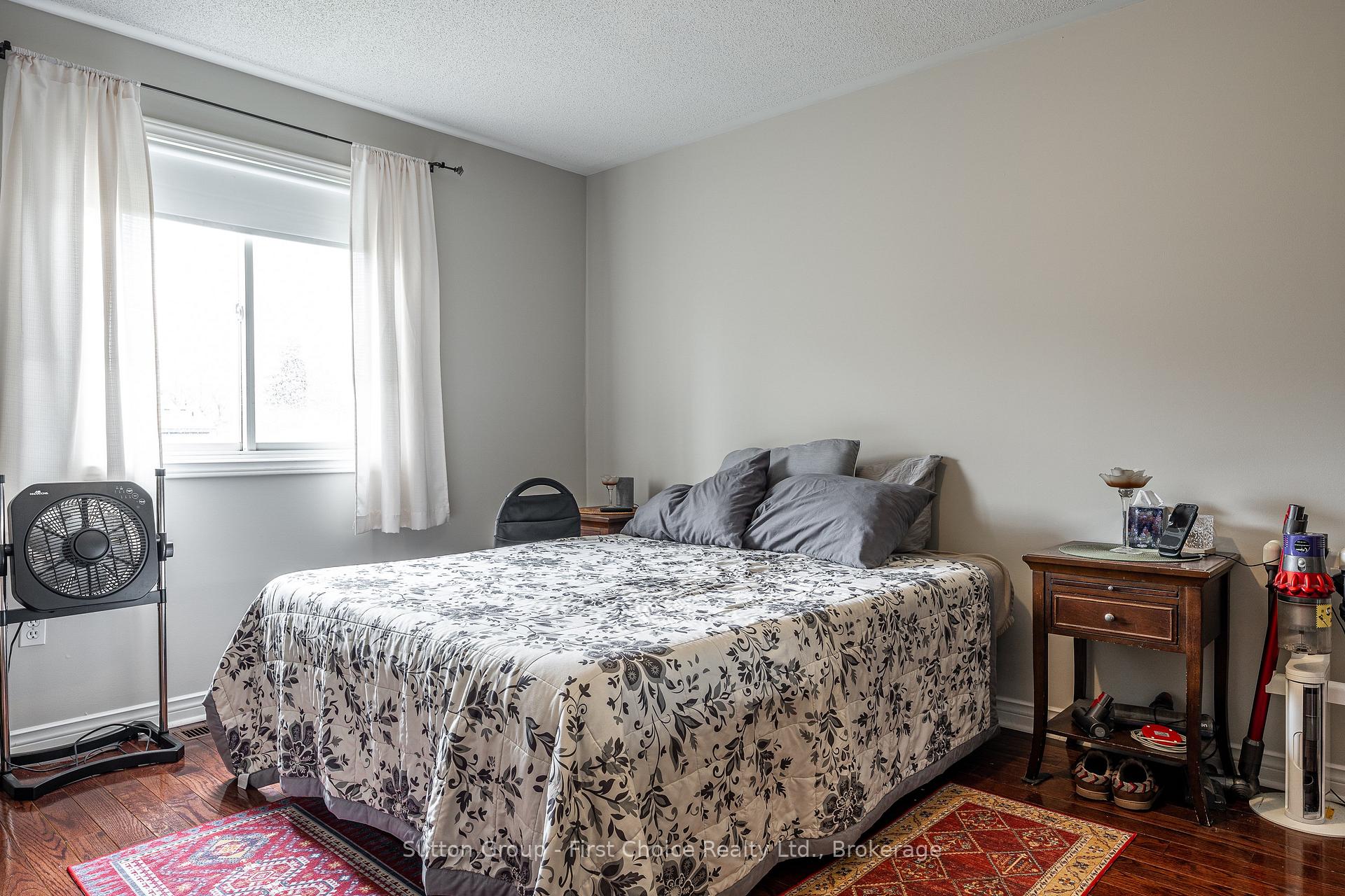Photo 14 of 27 Mcqueen Court, Stratford — HOMEH