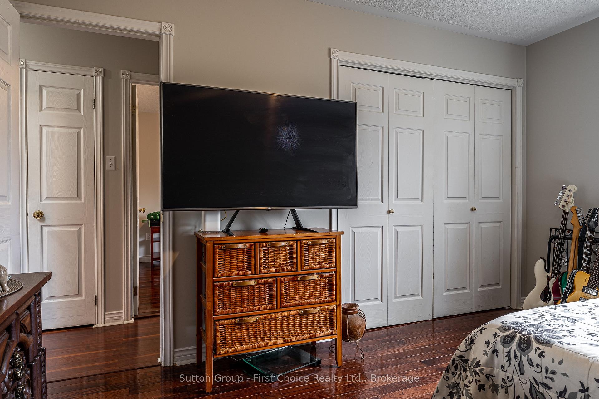 Photo 15 of 27 Mcqueen Court, Stratford — HOMEH