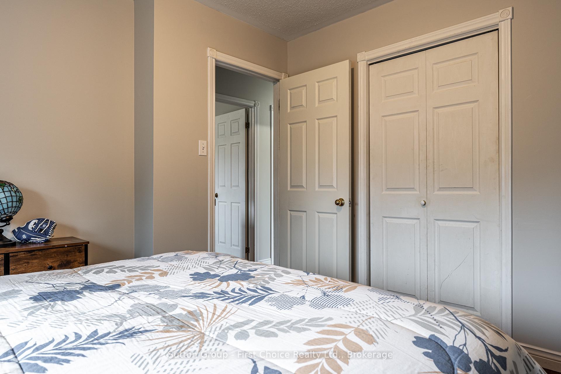 Photo 19 of 27 Mcqueen Court, Stratford — HOMEH
