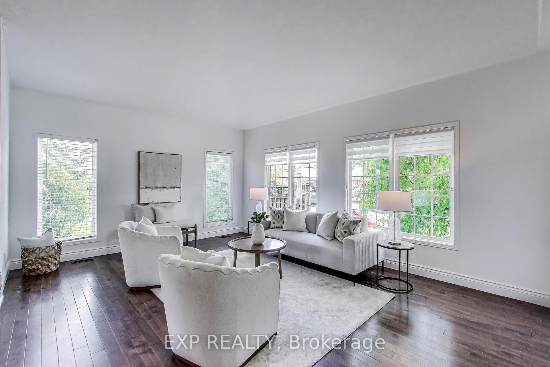 Photo 5 of 570 New Bedford Drive, Waterloo — HOMEH