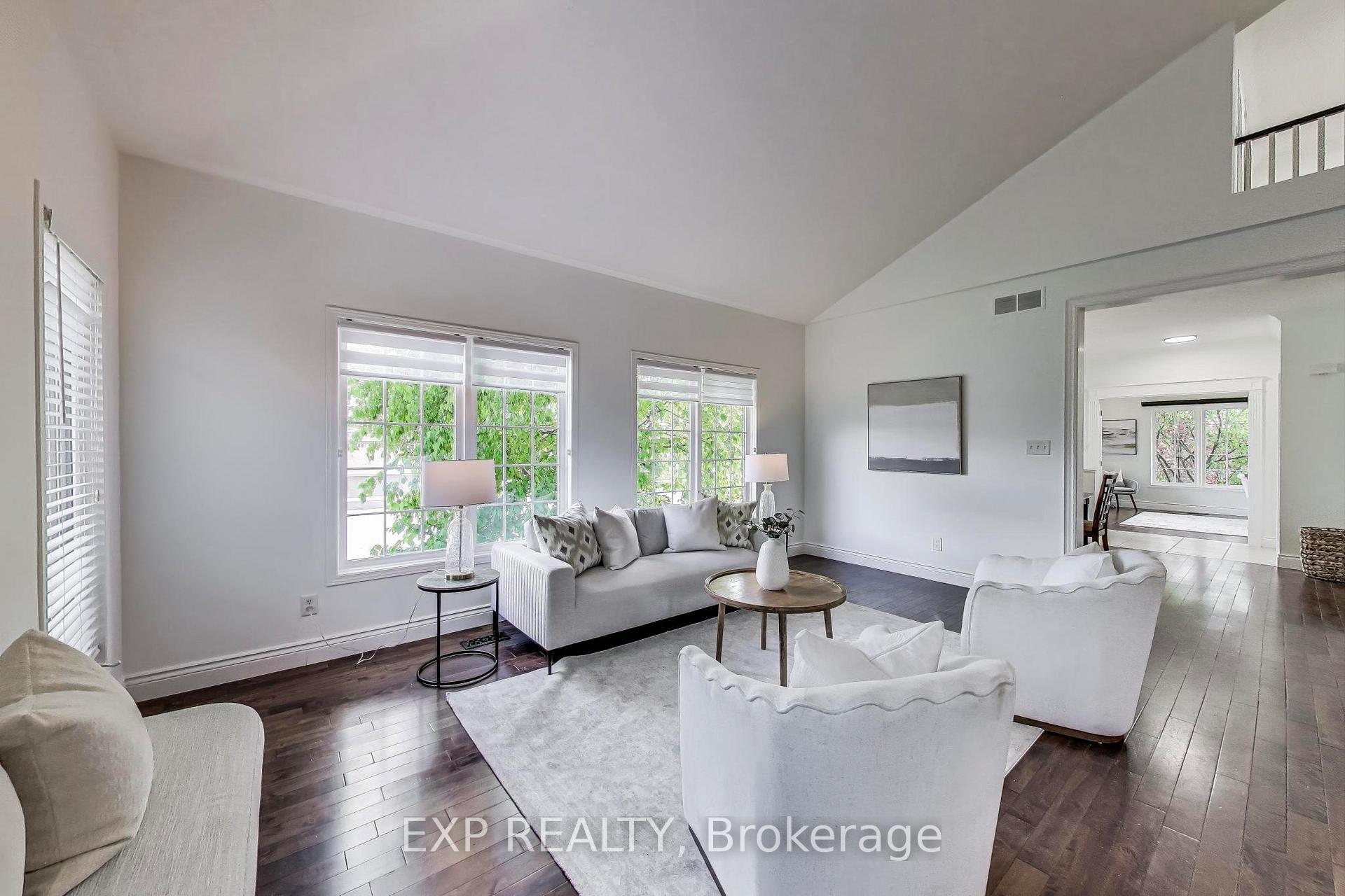 Photo 6 of 570 New Bedford Drive, Waterloo — HOMEH