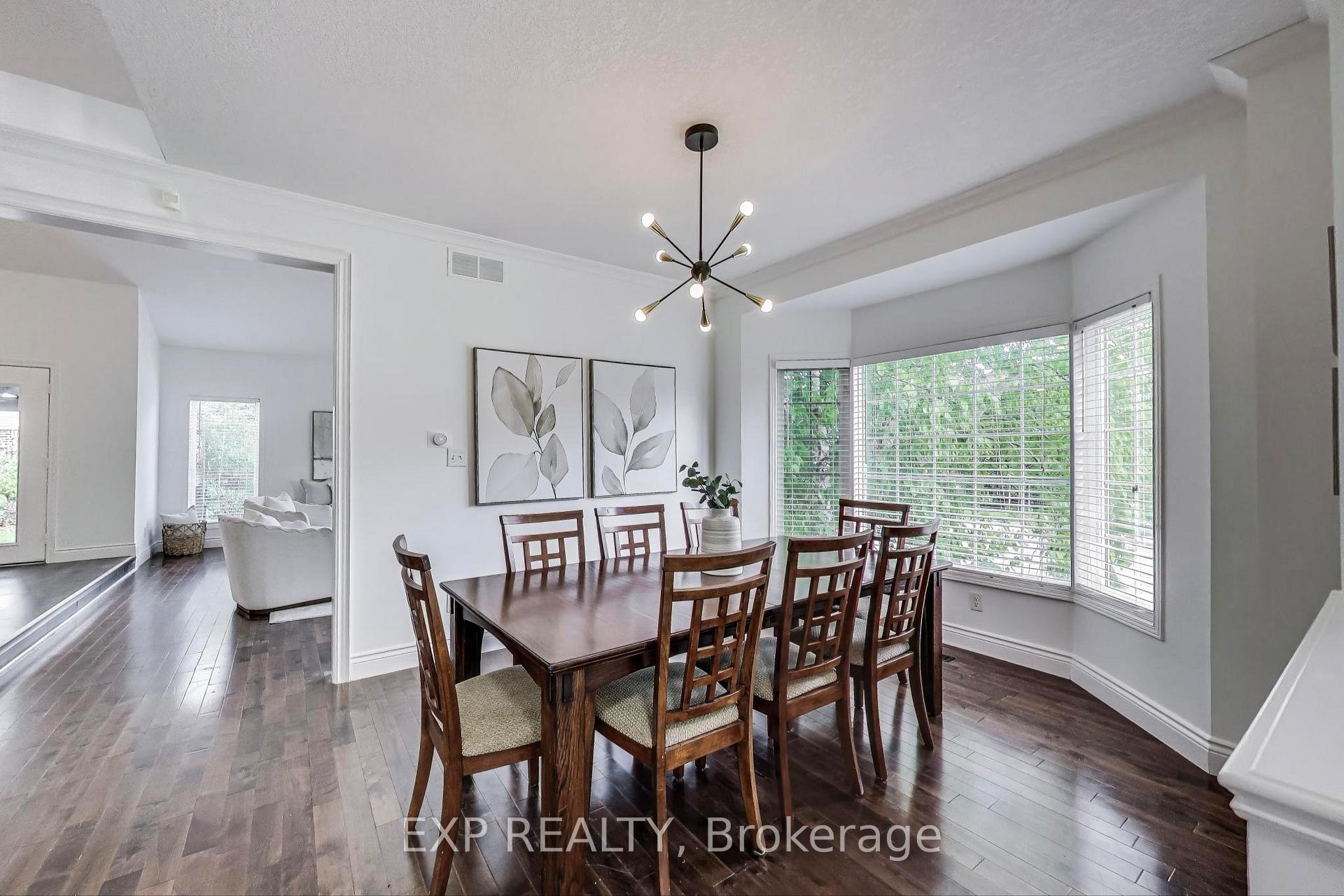 Photo 9 of 570 New Bedford Drive, Waterloo — HOMEH