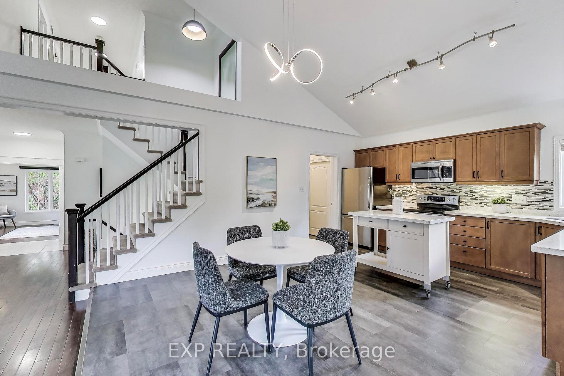 Photo 15 of 570 New Bedford Drive, Waterloo — HOMEH