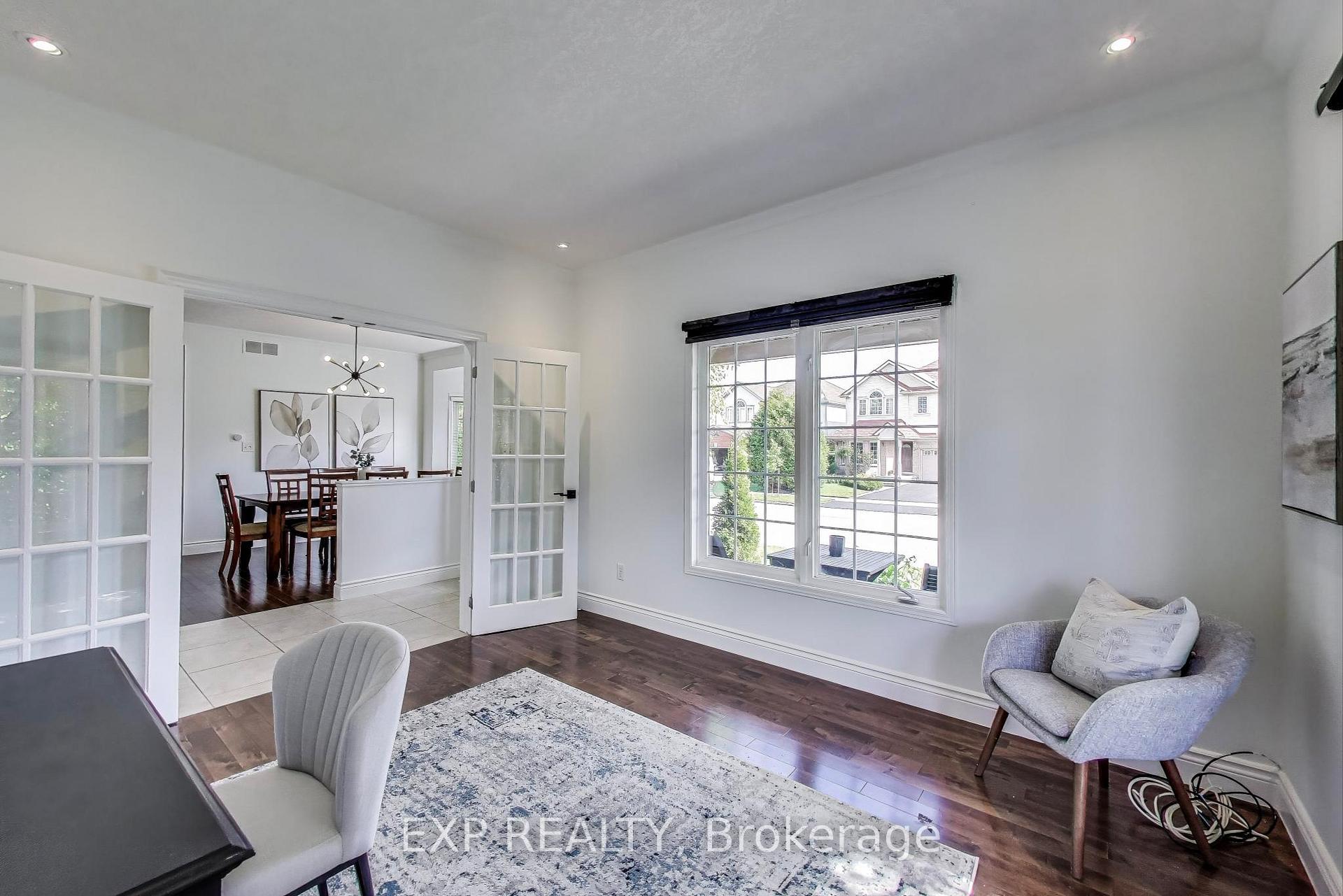 Photo 17 of 570 New Bedford Drive, Waterloo — HOMEH