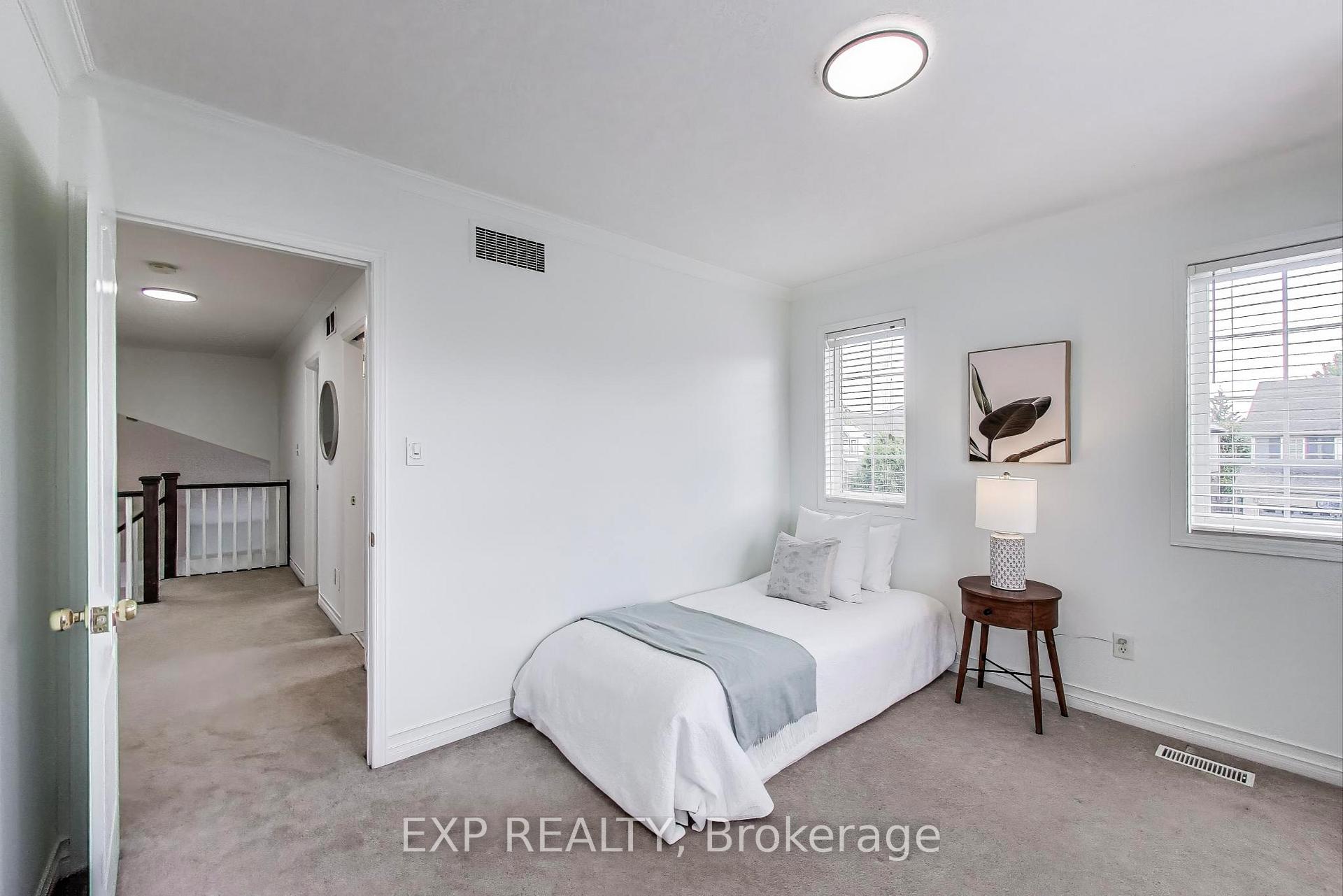 Photo 26 of 570 New Bedford Drive, Waterloo — HOMEH