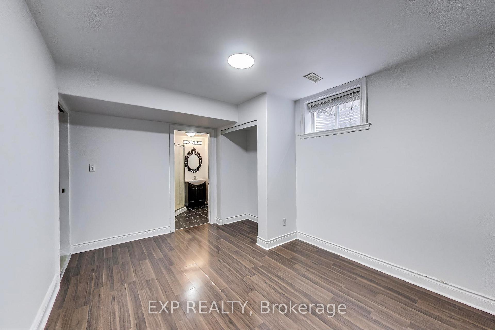 Photo 36 of 570 New Bedford Drive, Waterloo — HOMEH