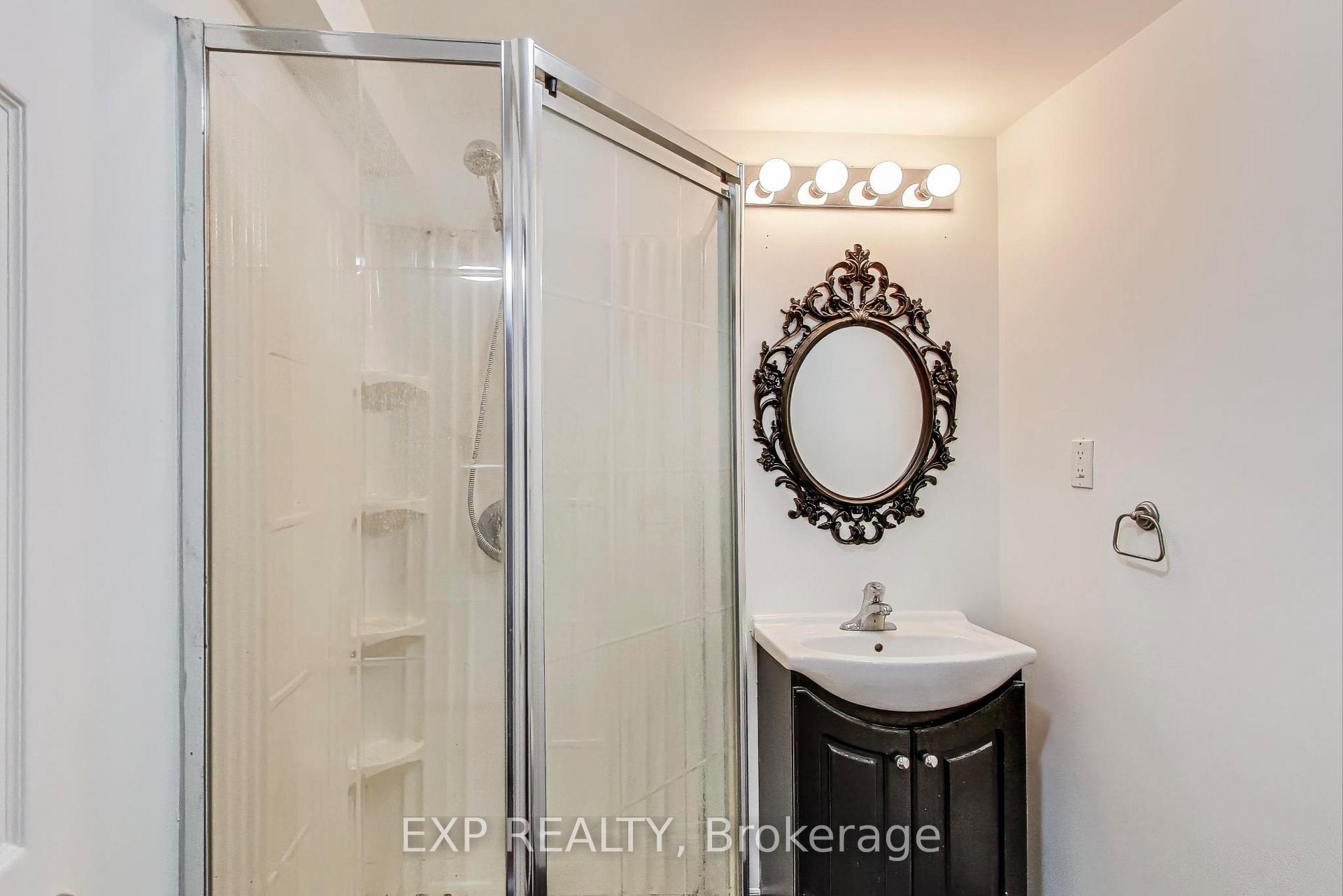 Photo 37 of 570 New Bedford Drive, Waterloo — HOMEH