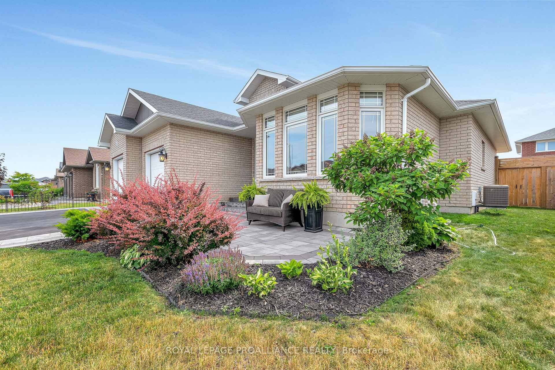 Photo 6 of 16 Hummingbird Drive, Belleville, Thurlow Ward — HOMEH