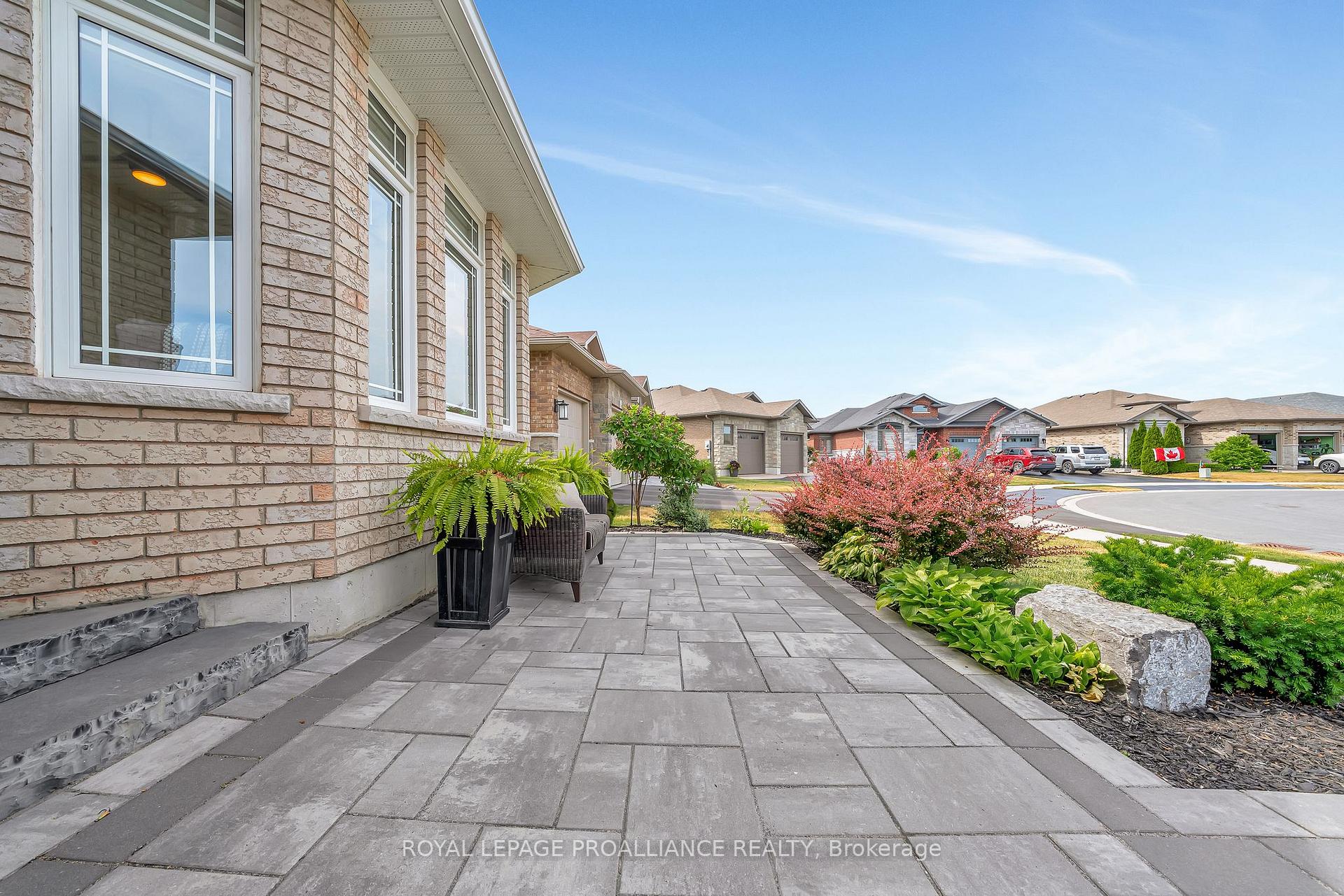 Photo 3 of 16 Hummingbird Drive, Belleville, Thurlow Ward — HOMEH