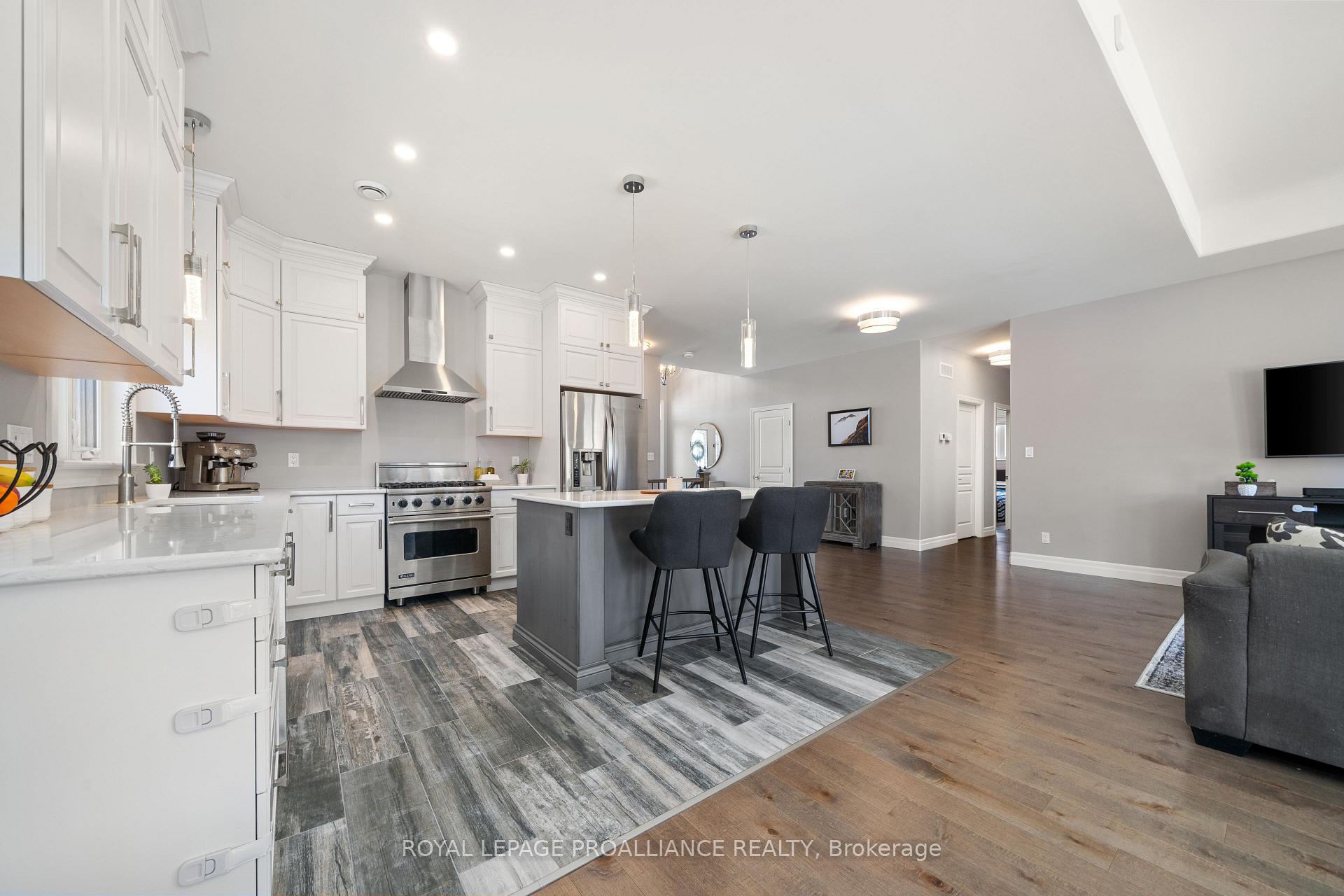 Photo 11 of 16 Hummingbird Drive, Belleville, Thurlow Ward — HOMEH