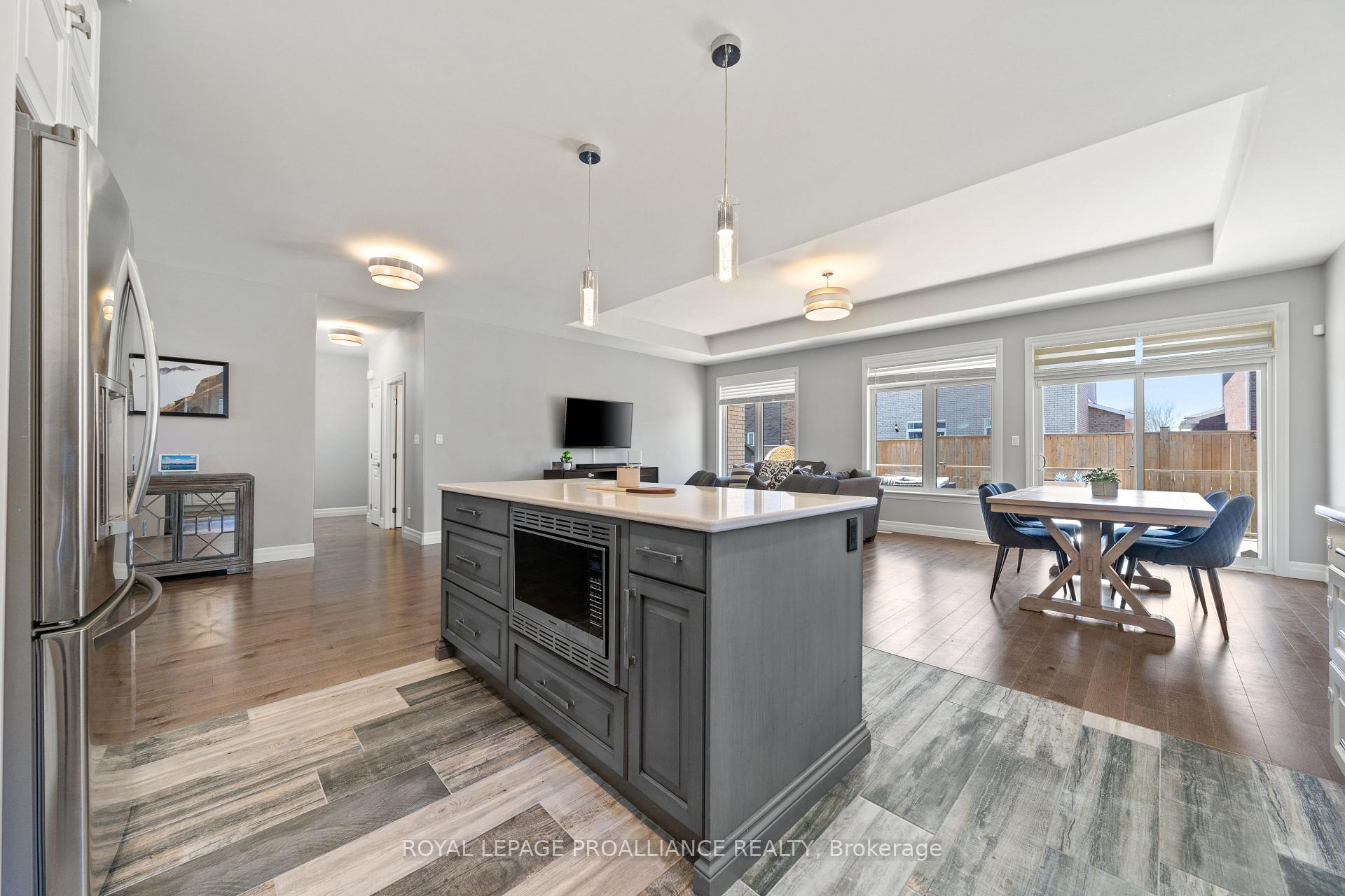 Photo 17 of 16 Hummingbird Drive, Belleville, Thurlow Ward — HOMEH