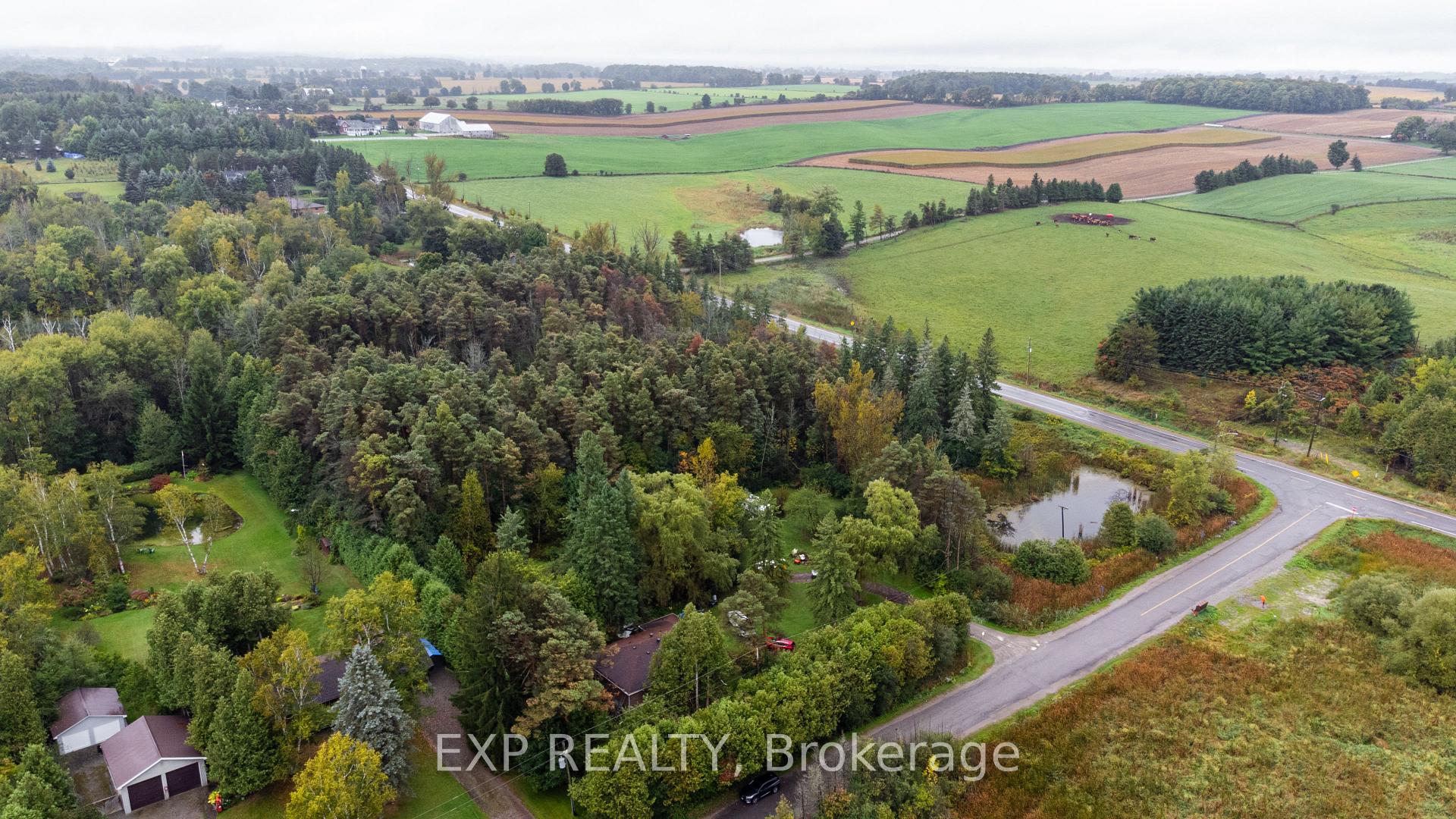 Photo 2 of 707 Foster Drive, Uxbridge, Rural Uxbridge — HOMEH