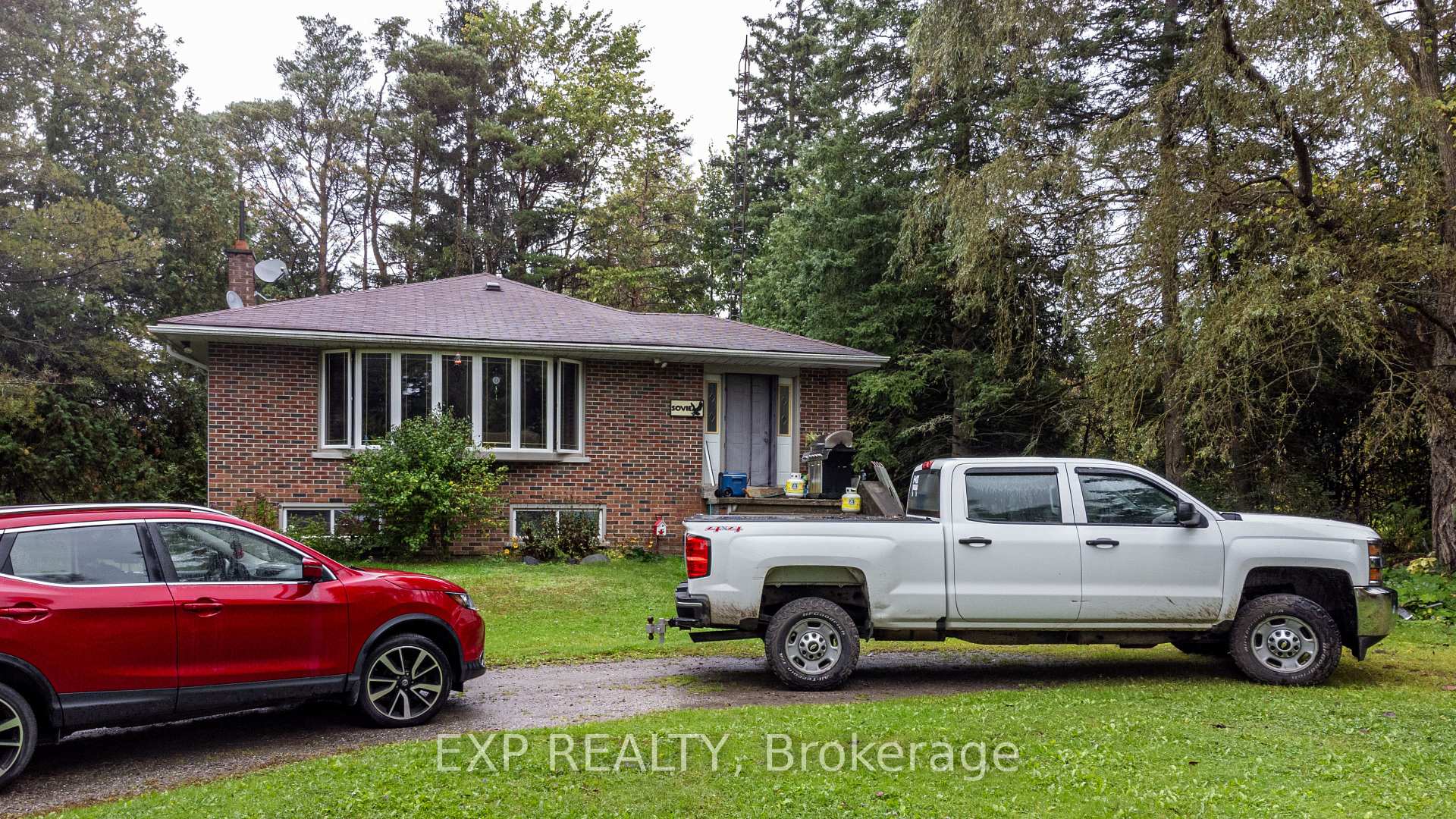 Photo 7 of 707 Foster Drive, Uxbridge, Rural Uxbridge — HOMEH