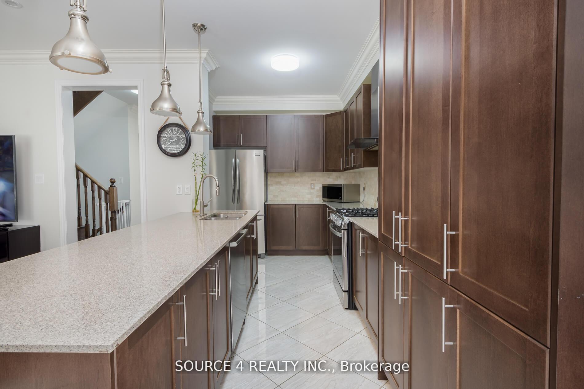 Photo 6 of 129 Barons Street, Vaughan, Kleinburg — HOMEH