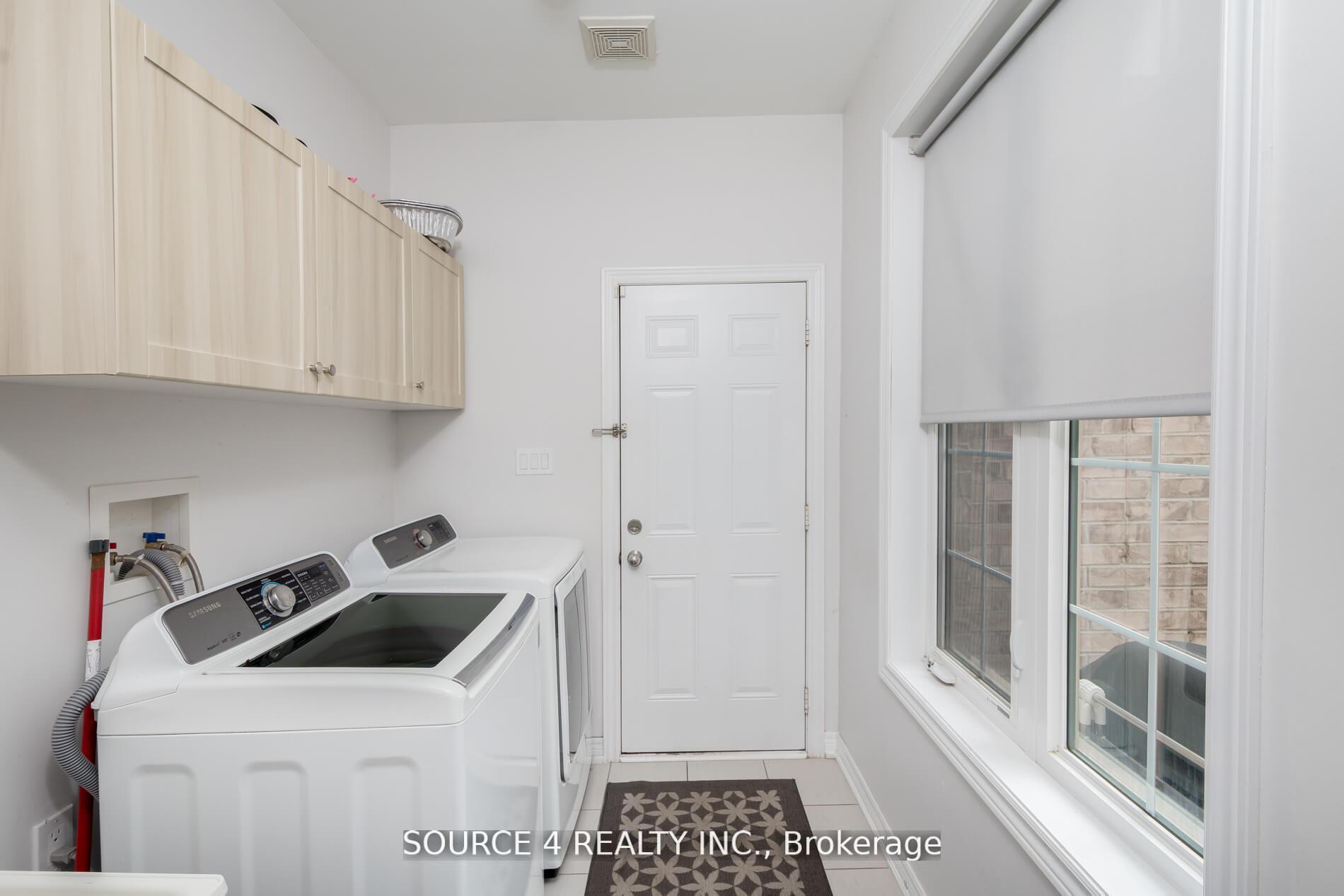Photo 11 of 129 Barons Street, Vaughan, Kleinburg — HOMEH