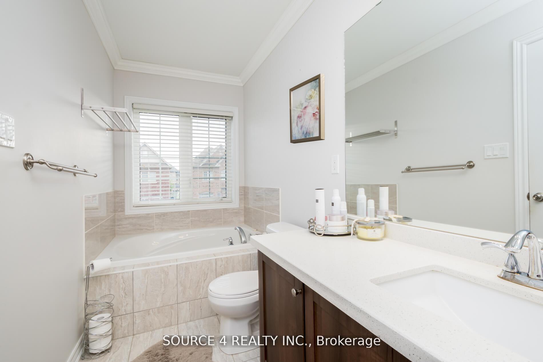 Photo 21 of 129 Barons Street, Vaughan, Kleinburg — HOMEH