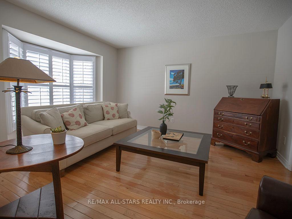 Photo 6 of 40 Carmody Lane, Uxbridge — HOMEH