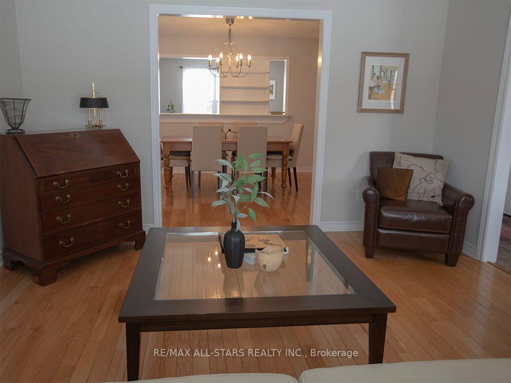 Photo 7 of 40 Carmody Lane, Uxbridge — HOMEH