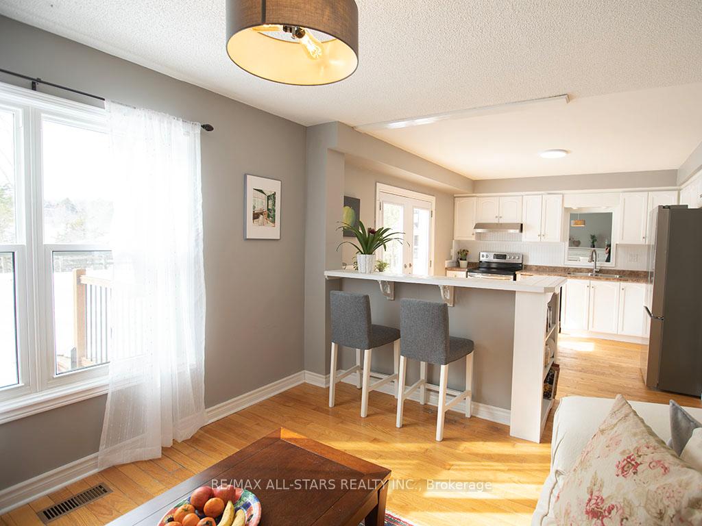 Photo 13 of 40 Carmody Lane, Uxbridge — HOMEH