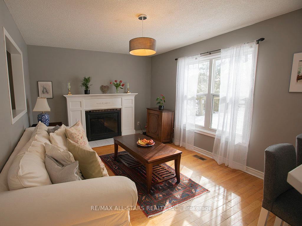 Photo 14 of 40 Carmody Lane, Uxbridge — HOMEH